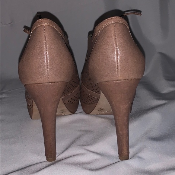 Vince camuto nude heels size 7 1/2 - Picture 4 of 5